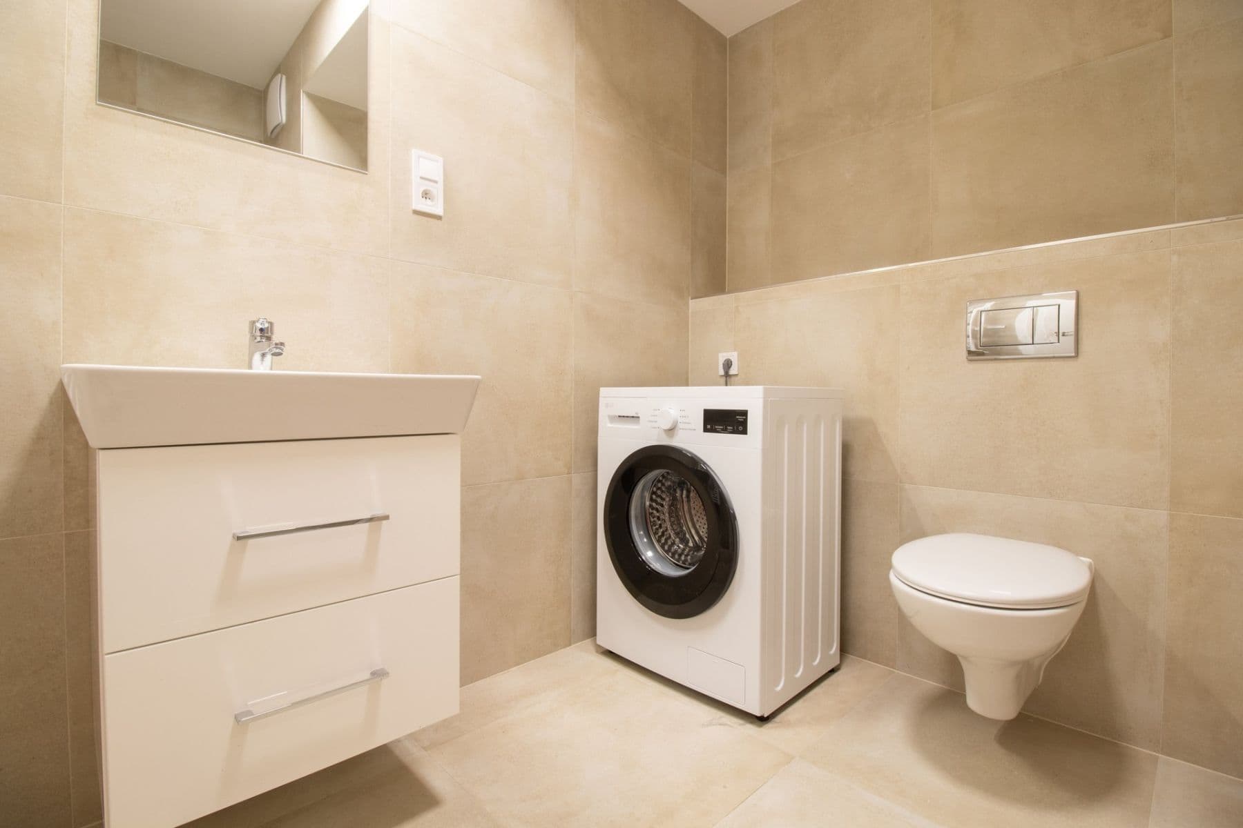 Prenájom bytu 1-izbový 37 m², Gerstelova, Praha, Praha Prenájom bytu 1-izbový 37 m², Gerstelova, Praha, Praha