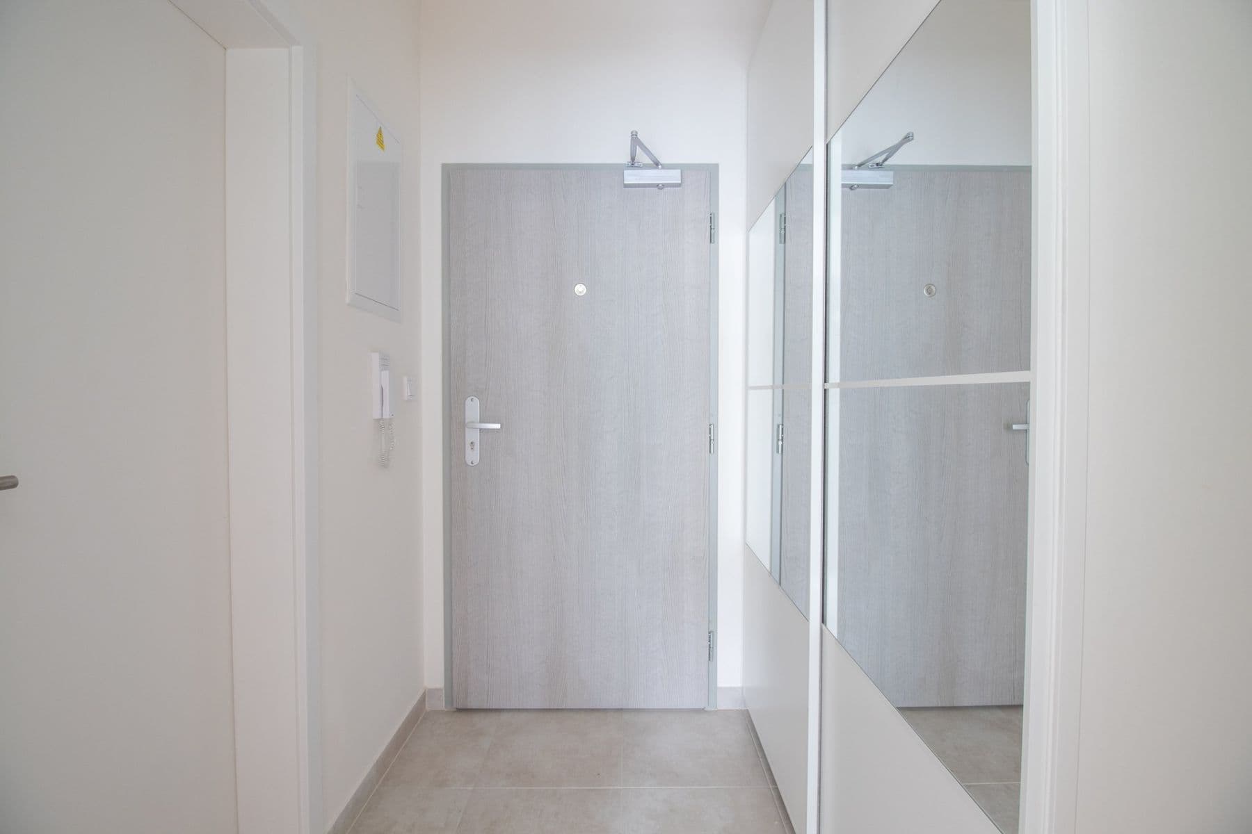 Prenájom bytu 1-izbový 37 m², Gerstelova, Praha, Praha Prenájom bytu 1-izbový 37 m², Gerstelova, Praha, Praha