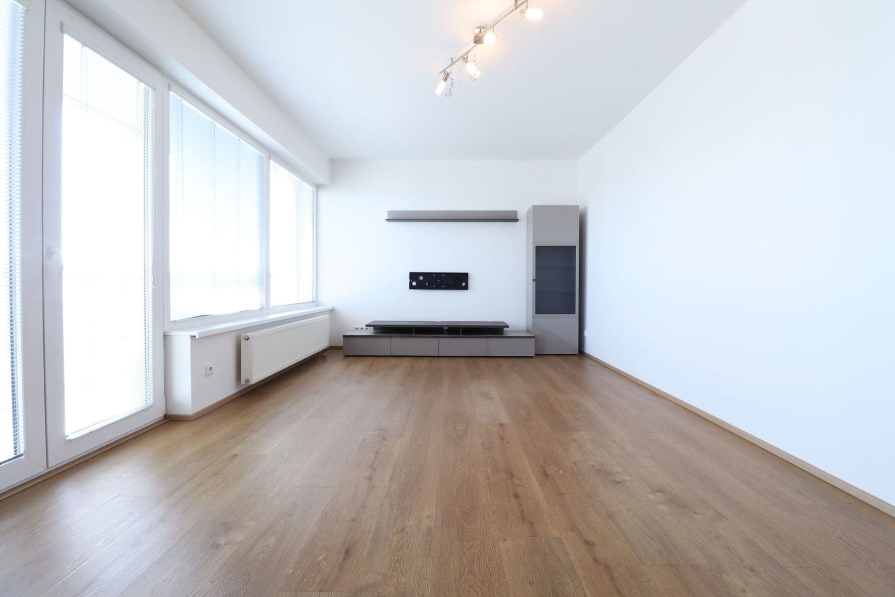 Prenájom bytu 3-izbový 82 m², V dolině, Praha, Praha Prenájom bytu 3-izbový 82 m², V dolině, Praha, Praha