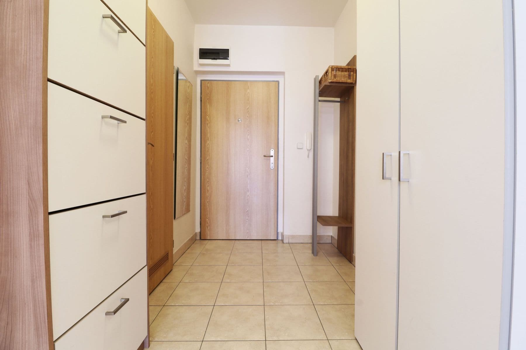 Prenájom bytu 3-izbový 82 m², V dolině, Praha, Praha Prenájom bytu 3-izbový 82 m², V dolině, Praha, Praha