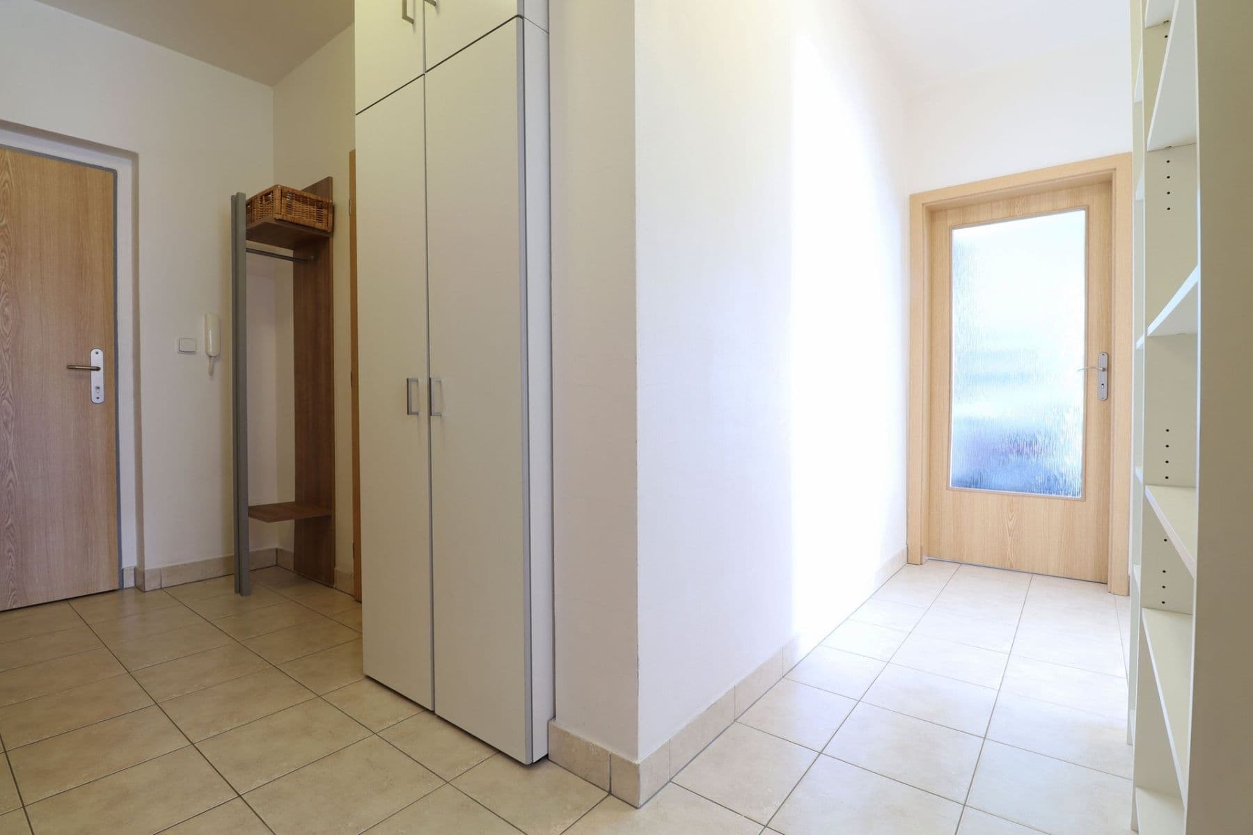 Prenájom bytu 3-izbový 82 m², V dolině, Praha, Praha Prenájom bytu 3-izbový 82 m², V dolině, Praha, Praha