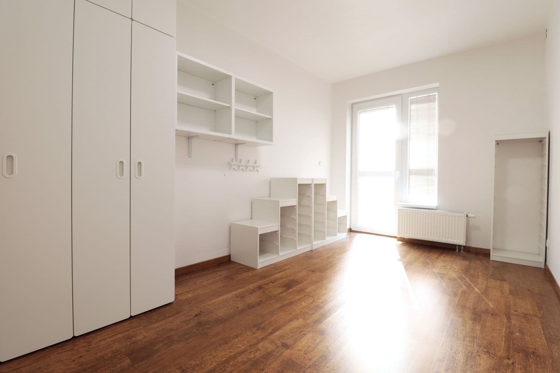 Prenájom bytu 3-izbový 82 m², V dolině, Praha, Praha Prenájom bytu 3-izbový 82 m², V dolině, Praha, Praha