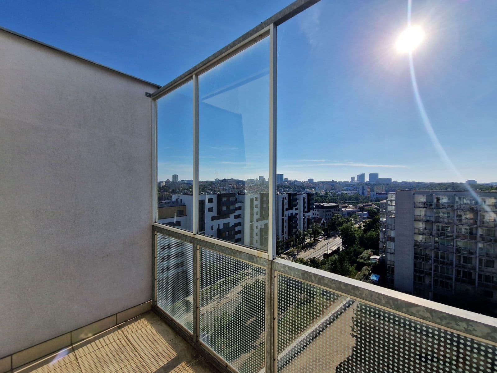 Prenájom bytu 3-izbový 82 m², V dolině, Praha, Praha Prenájom bytu 3-izbový 82 m², V dolině, Praha, Praha