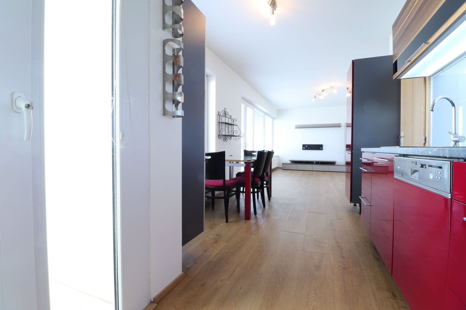 Prenájom bytu 3-izbový 82 m², V dolině, Praha, Praha Prenájom bytu 3-izbový 82 m², V dolině, Praha, Praha