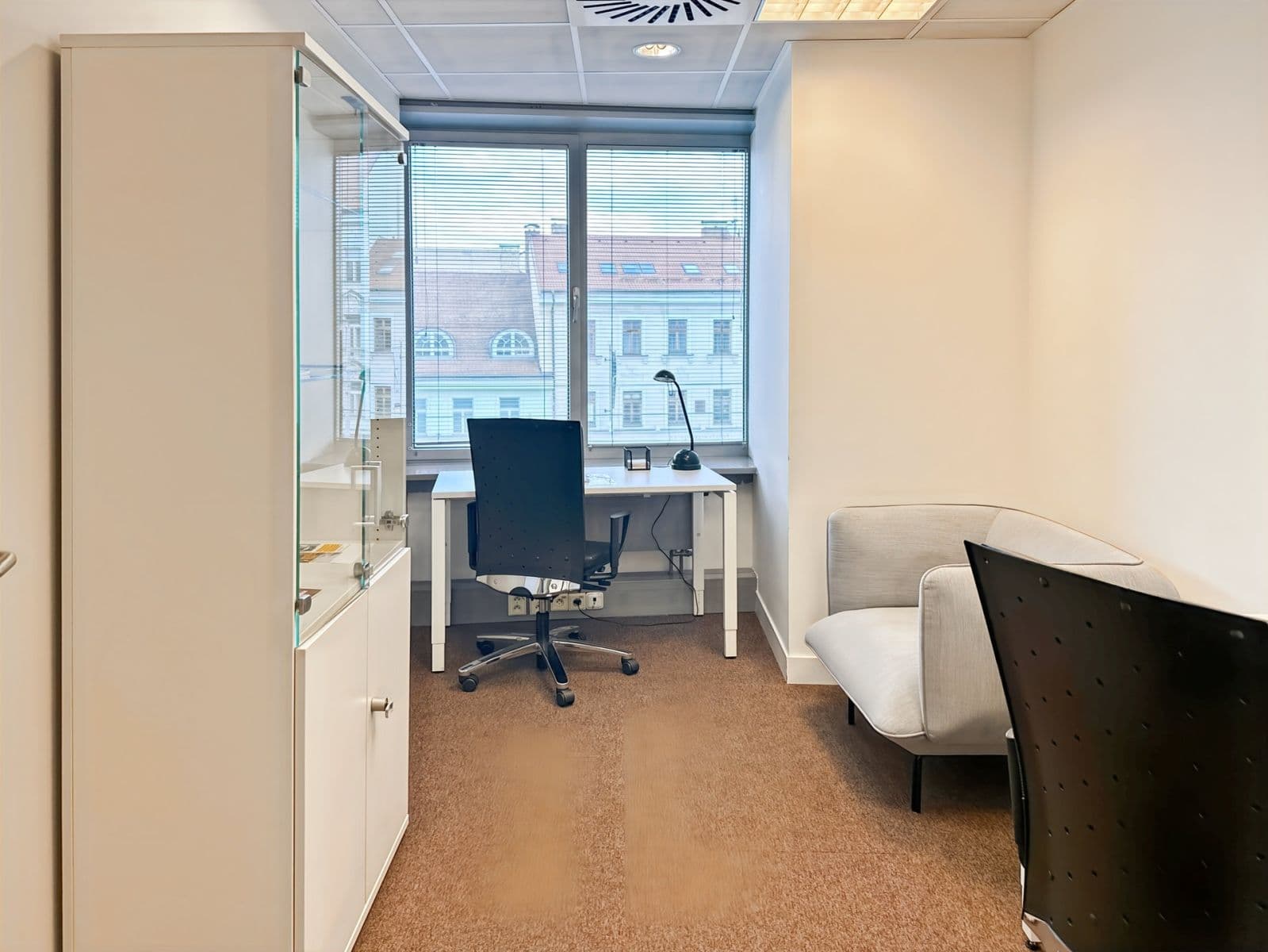 Prenájom kancelárie 15 m², Nádražní, Praha, Praha Prenájom kancelárie 15 m², Nádražní, Praha, Praha