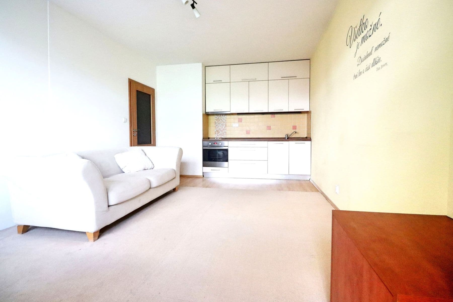 Prenájom bytu 2-izbový 45 m², Českodubská, Praha, Praha Prenájom bytu 2-izbový 45 m², Českodubská, Praha, Praha