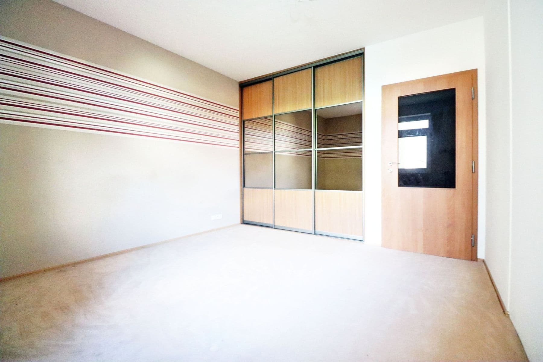 Prenájom bytu 2-izbový 45 m², Českodubská, Praha, Praha Prenájom bytu 2-izbový 45 m², Českodubská, Praha, Praha