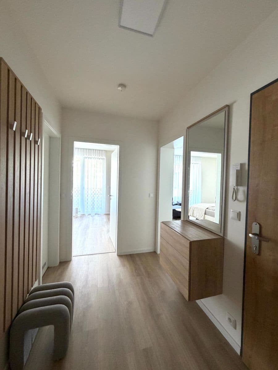 Prenájom bytu 2-izbový 59 m², Divíškové, Praha, Praha Prenájom bytu 2-izbový 59 m², Divíškové, Praha, Praha
