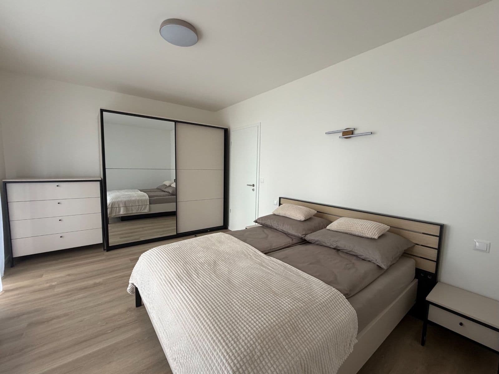 Prenájom bytu 2-izbový 59 m², Divíškové, Praha, Praha Prenájom bytu 2-izbový 59 m², Divíškové, Praha, Praha