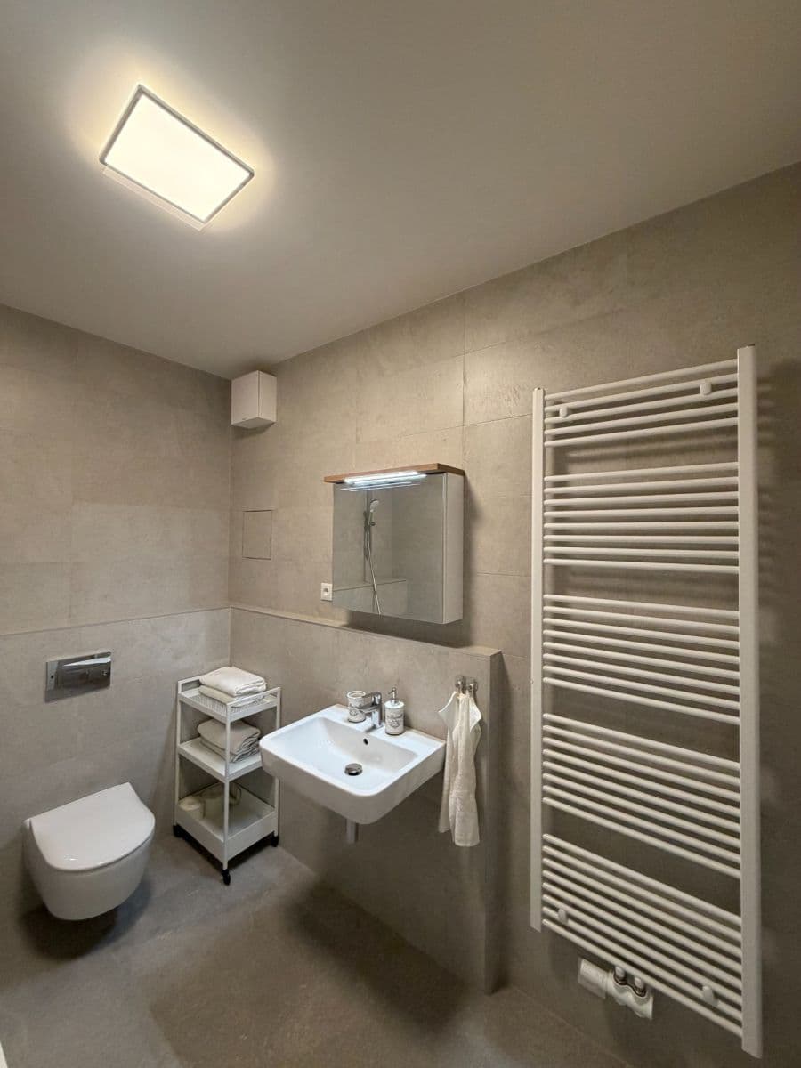 Prenájom bytu 2-izbový 59 m², Divíškové, Praha, Praha Prenájom bytu 2-izbový 59 m², Divíškové, Praha, Praha