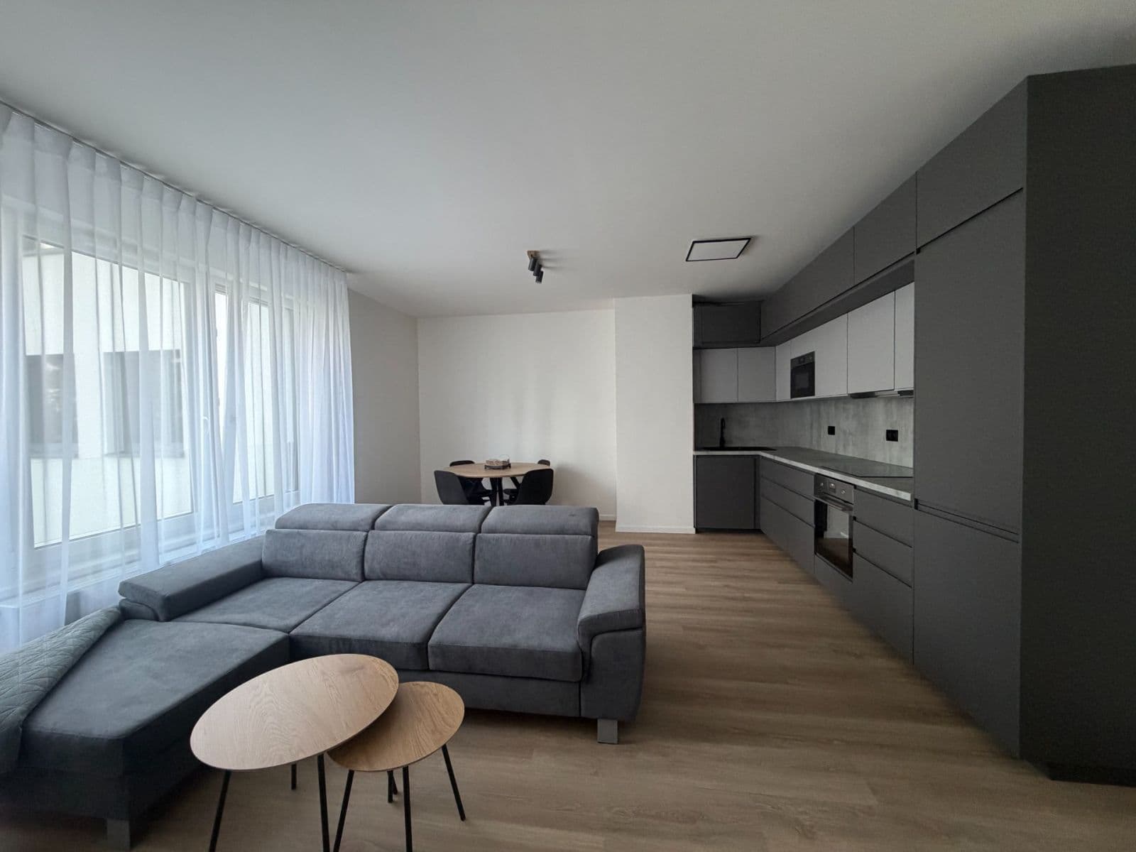 Prenájom bytu 2-izbový 59 m², Divíškové, Praha, Praha Prenájom bytu 2-izbový 59 m², Divíškové, Praha, Praha