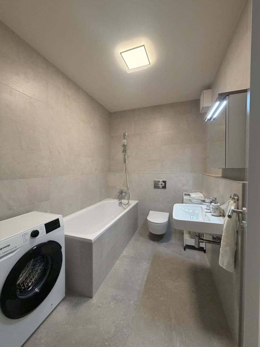 Prenájom bytu 2-izbový 59 m², Divíškové, Praha, Praha Prenájom bytu 2-izbový 59 m², Divíškové, Praha, Praha