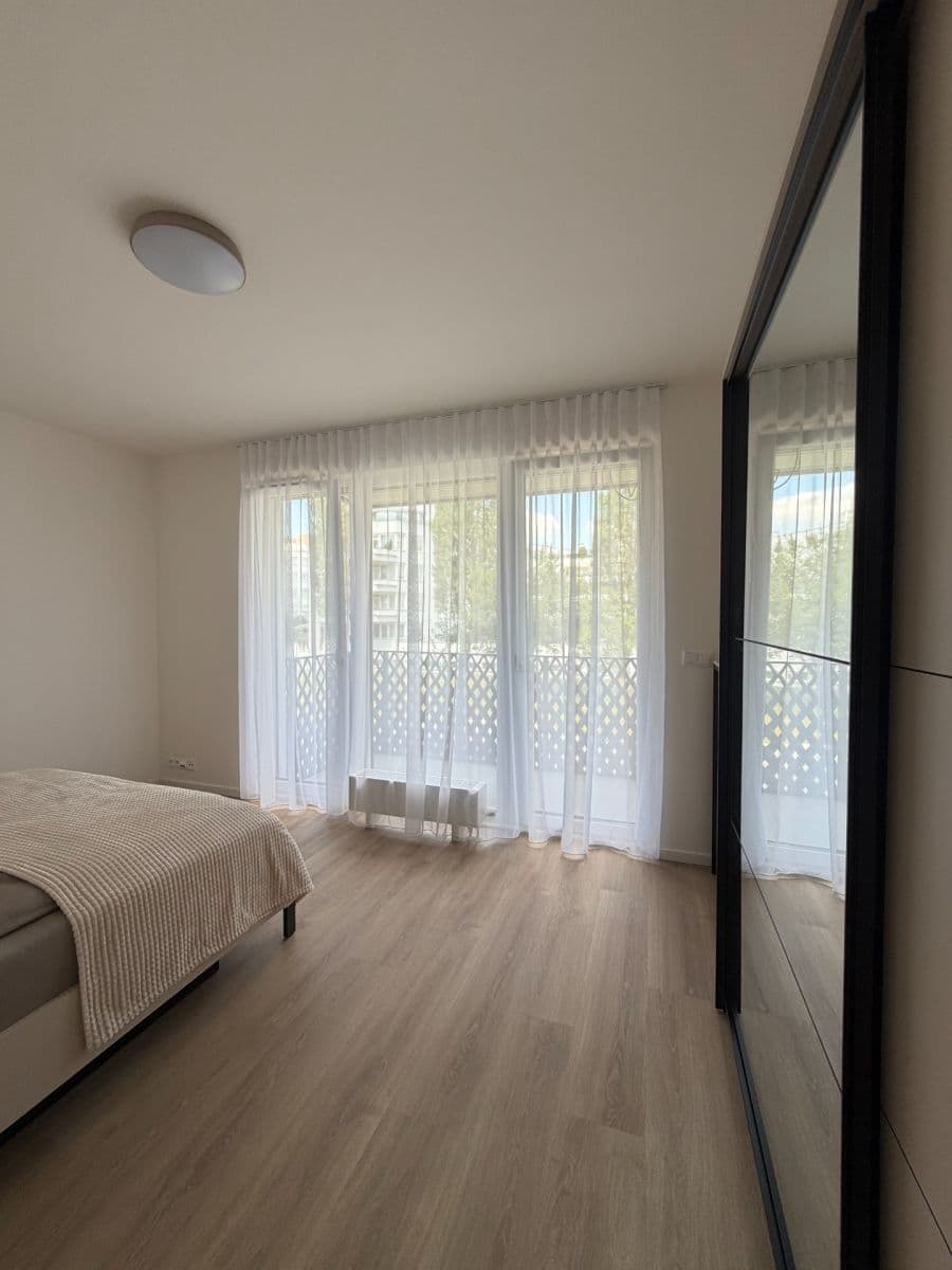 Prenájom bytu 2-izbový 59 m², Divíškové, Praha, Praha Prenájom bytu 2-izbový 59 m², Divíškové, Praha, Praha