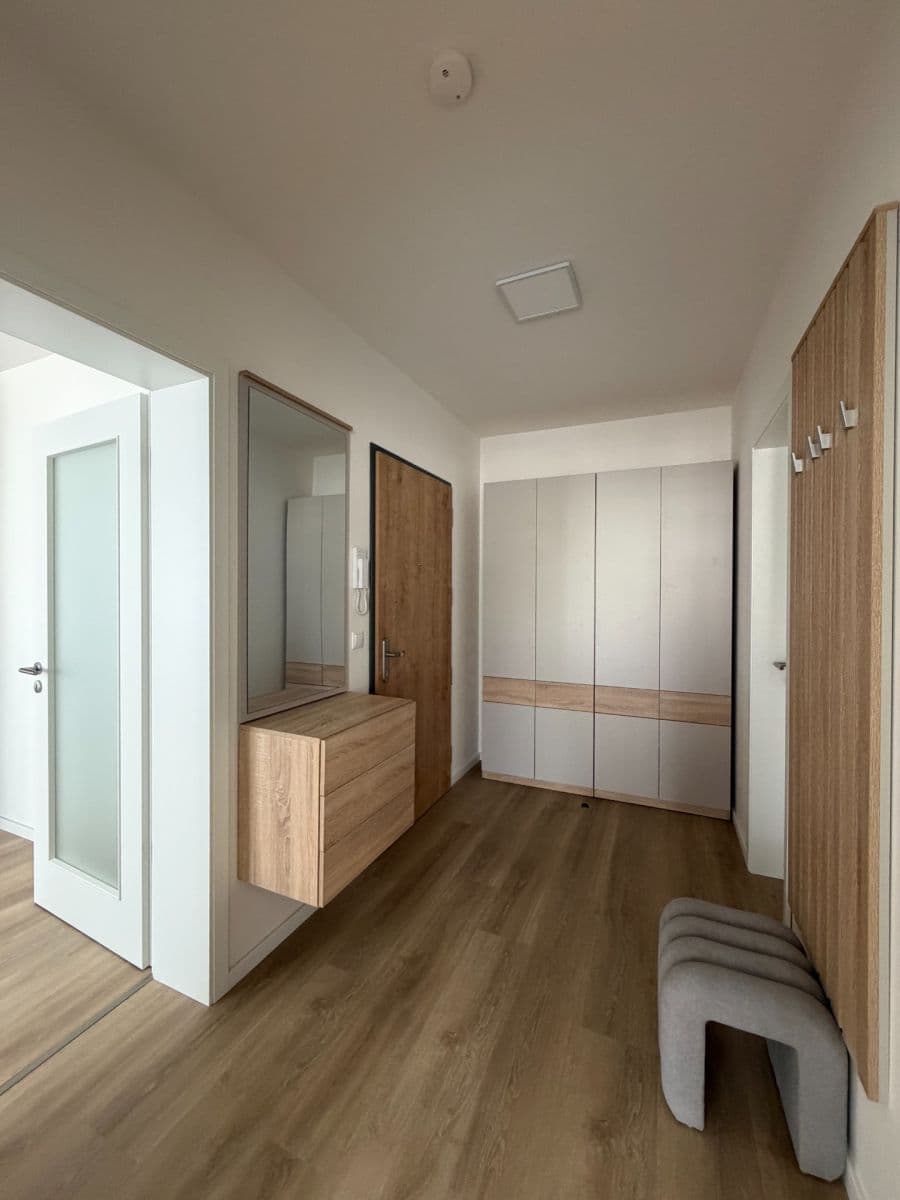 Prenájom bytu 2-izbový 59 m², Divíškové, Praha, Praha Prenájom bytu 2-izbový 59 m², Divíškové, Praha, Praha