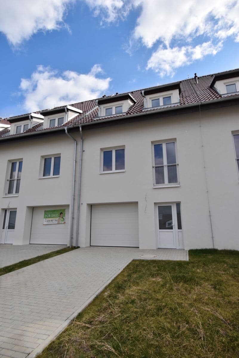 Prenájom bytu 1-izbový 18 m², Sukova, Velké Přílepy, Středočeský kraj Prenájom bytu 1-izbový 18 m², Sukova, Velké Přílepy, Středočeský kraj