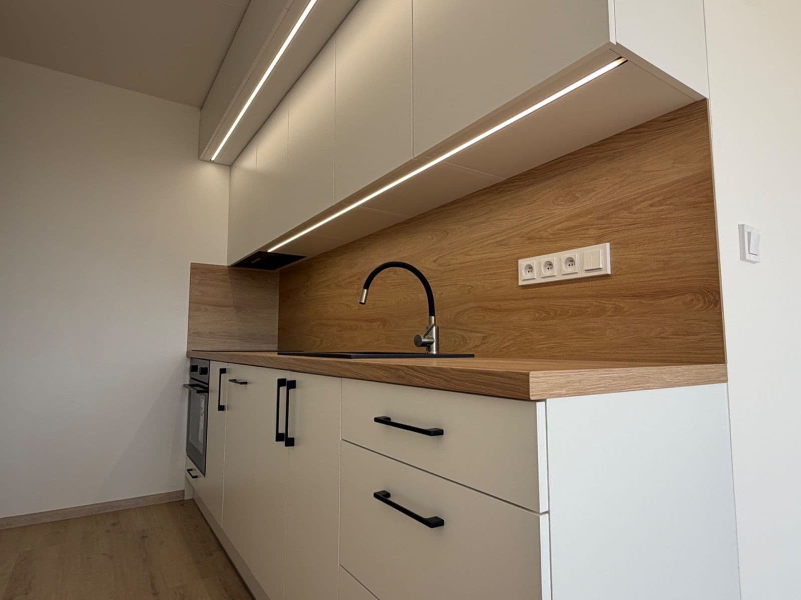 Prenájom bytu 3-izbový 62 m², V Průčelí, Praha, Praha Prenájom bytu 3-izbový 62 m², V Průčelí, Praha, Praha