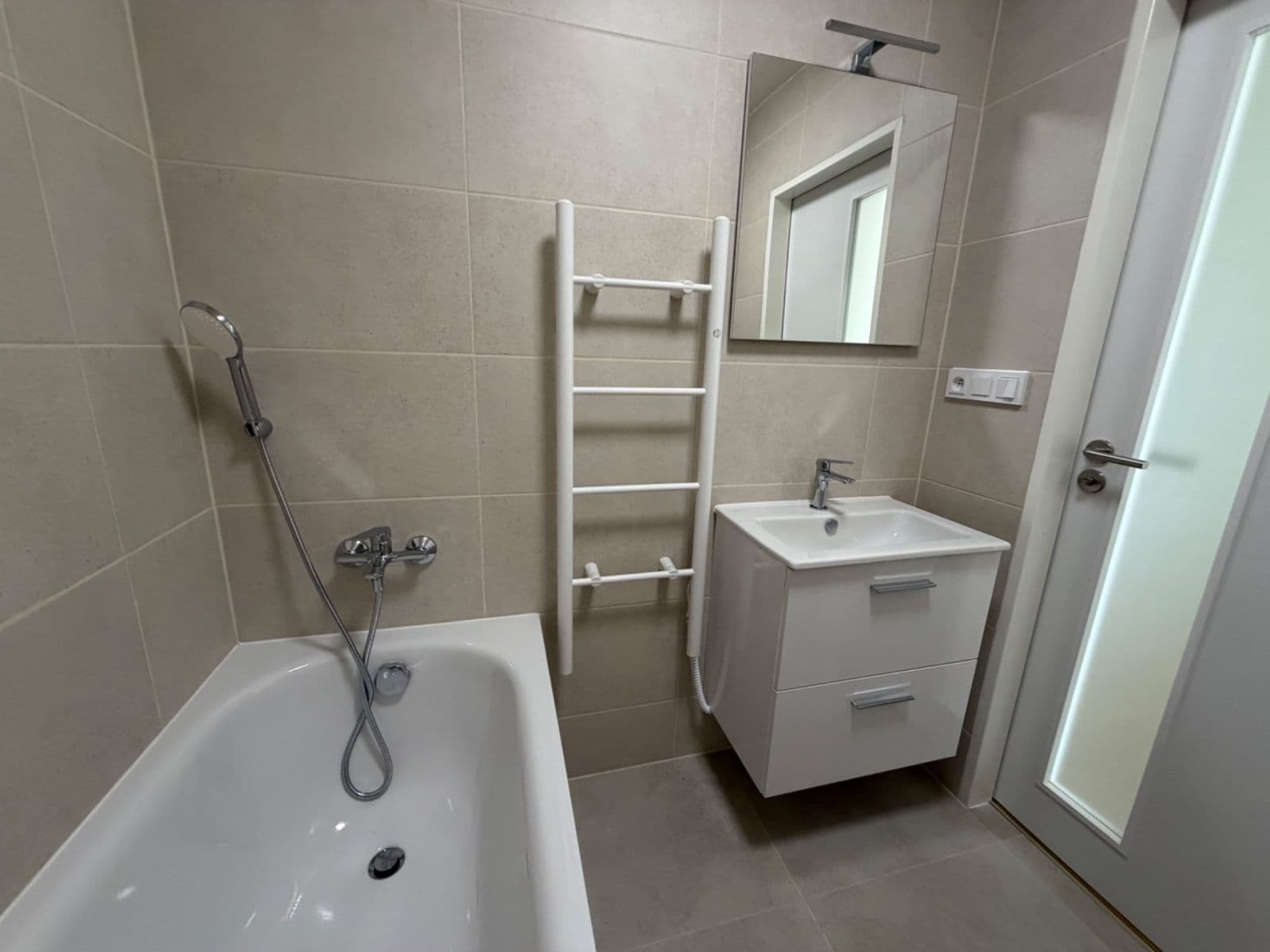 Prenájom bytu 3-izbový 62 m², V Průčelí, Praha, Praha Prenájom bytu 3-izbový 62 m², V Průčelí, Praha, Praha