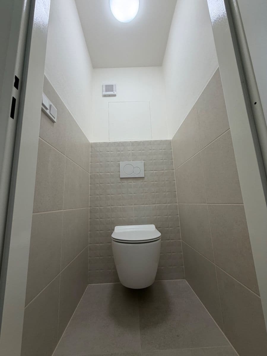 Prenájom bytu 3-izbový 62 m², V Průčelí, Praha, Praha Prenájom bytu 3-izbový 62 m², V Průčelí, Praha, Praha