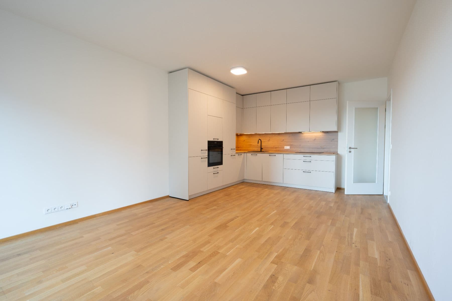 Prenájom bytu 2-izbový 54 m², Fafkových, Praha, Praha Prenájom bytu 2-izbový 54 m², Fafkových, Praha, Praha