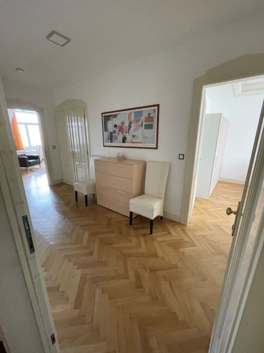 Prenájom bytu 2-izbový 75 m², Elišky Krásnohorské, Praha, Praha Prenájom bytu 2-izbový 75 m², Elišky Krásnohorské, Praha, Praha