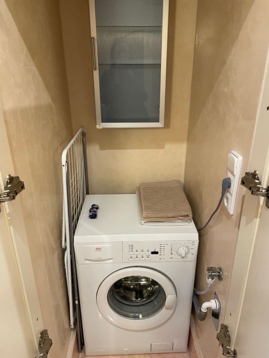 Prenájom bytu 2-izbový 75 m², Elišky Krásnohorské, Praha, Praha Prenájom bytu 2-izbový 75 m², Elišky Krásnohorské, Praha, Praha