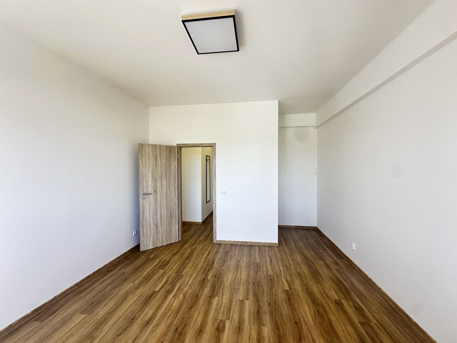 Prenájom bytu 2-izbový 50 m², Jeseniova, Praha, Praha Prenájom bytu 2-izbový 50 m², Jeseniova, Praha, Praha