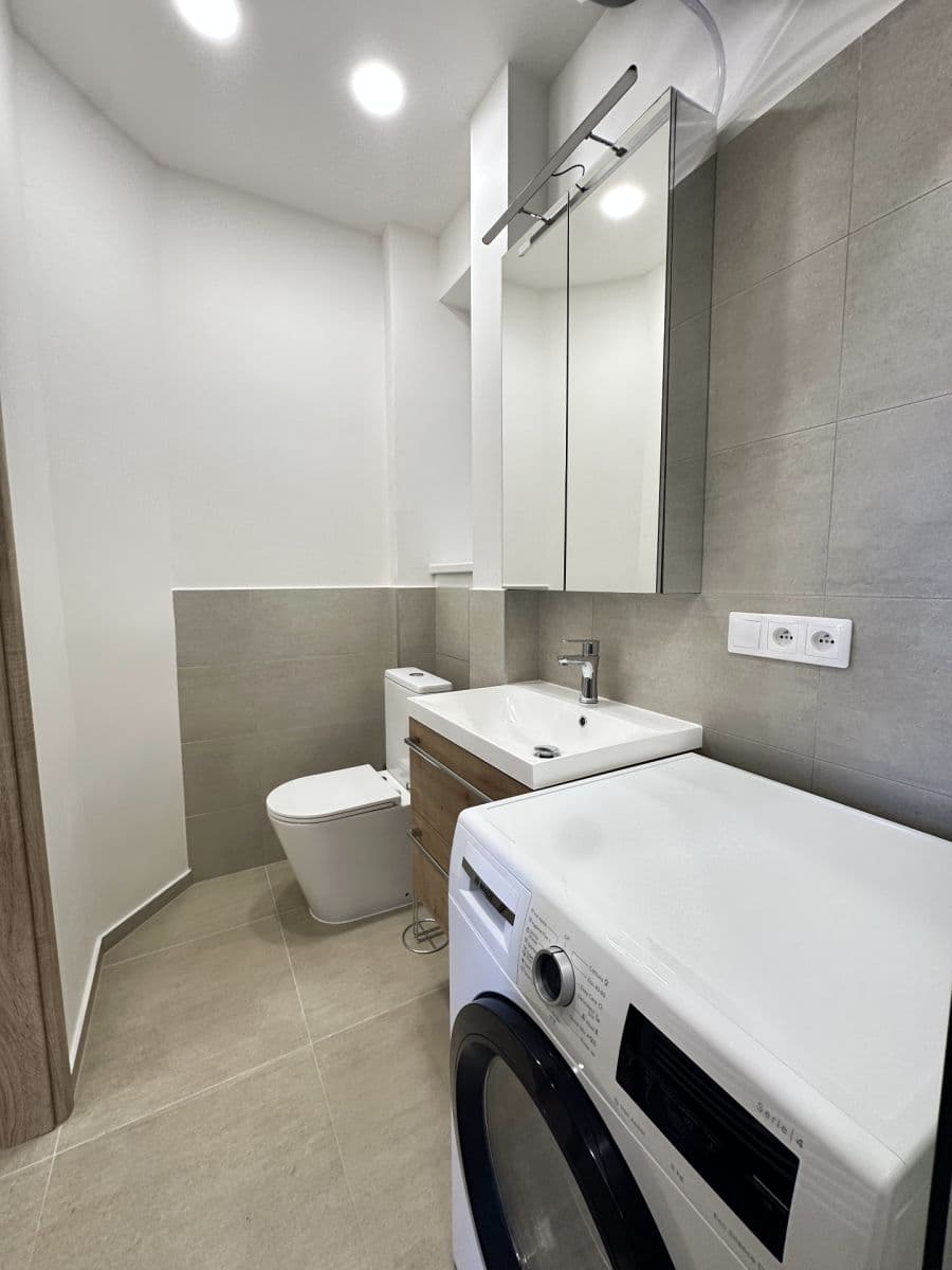 Prenájom bytu 2-izbový 50 m², Jeseniova, Praha, Praha Prenájom bytu 2-izbový 50 m², Jeseniova, Praha, Praha