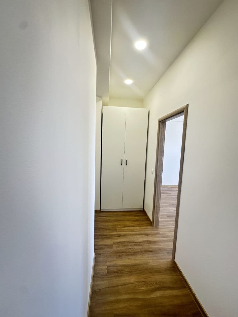 Prenájom bytu 2-izbový 50 m², Jeseniova, Praha, Praha Prenájom bytu 2-izbový 50 m², Jeseniova, Praha, Praha