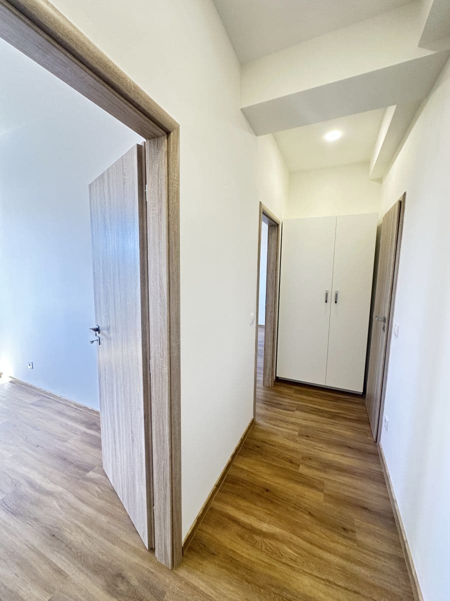 Prenájom bytu 2-izbový 50 m², Jeseniova, Praha, Praha Prenájom bytu 2-izbový 50 m², Jeseniova, Praha, Praha