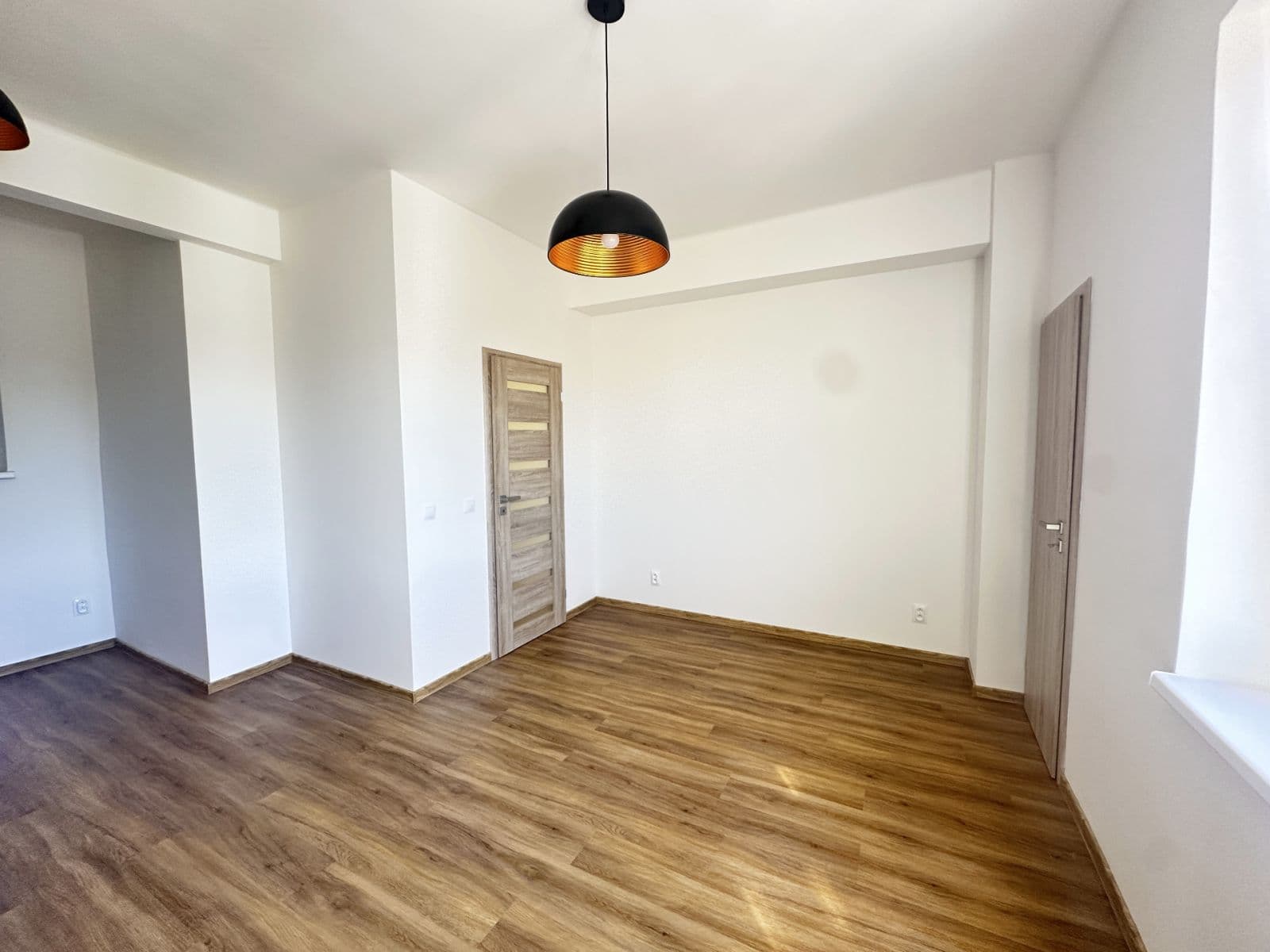Prenájom bytu 2-izbový 50 m², Jeseniova, Praha, Praha Prenájom bytu 2-izbový 50 m², Jeseniova, Praha, Praha