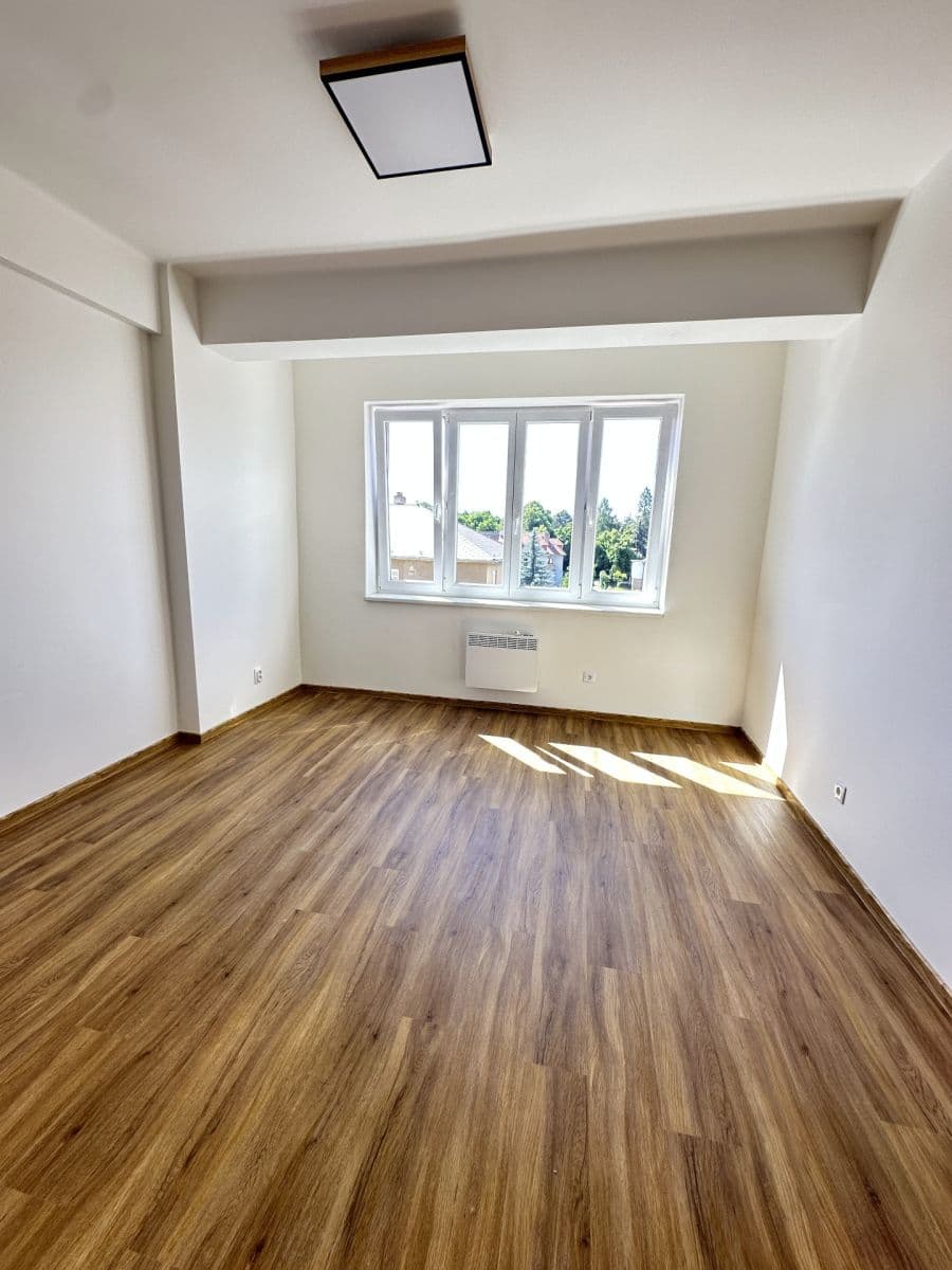 Prenájom bytu 2-izbový 50 m², Jeseniova, Praha, Praha Prenájom bytu 2-izbový 50 m², Jeseniova, Praha, Praha