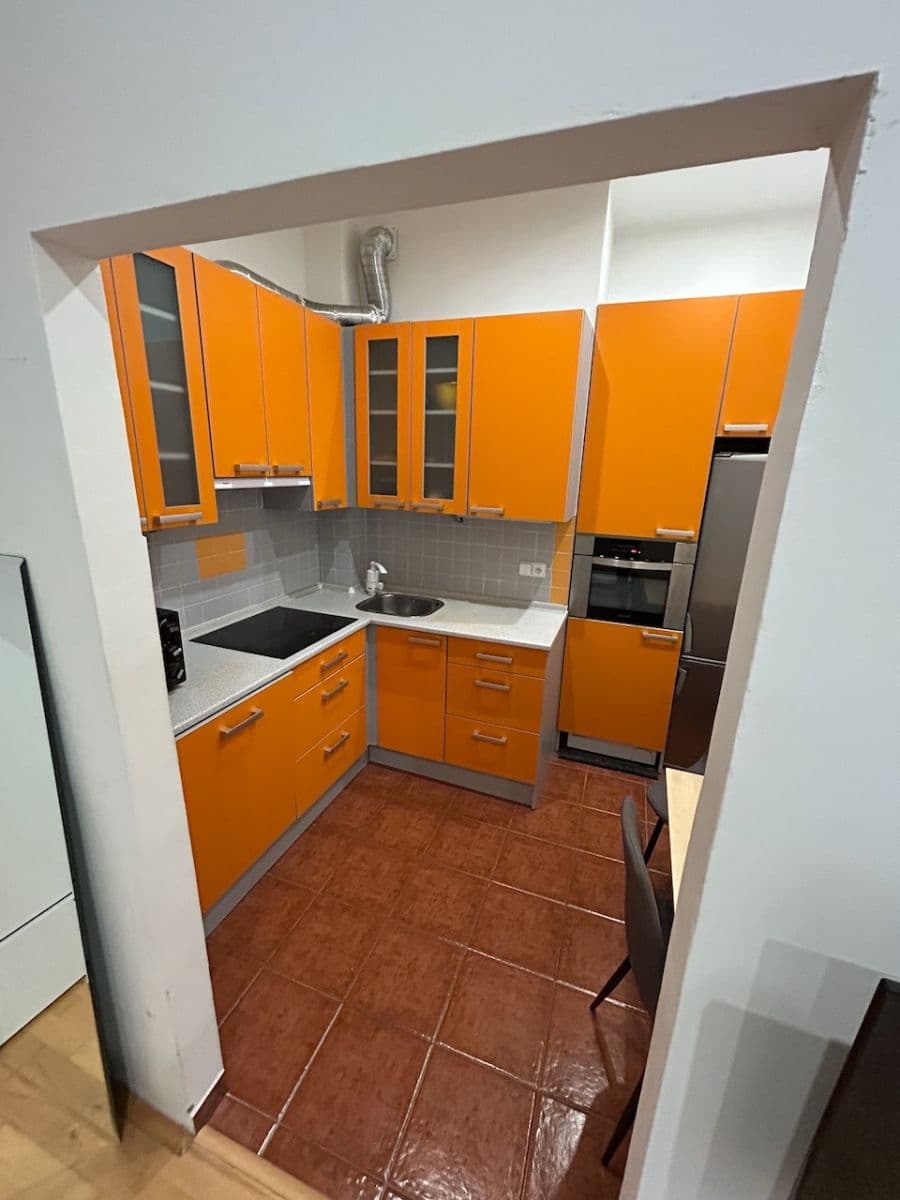 Prenájom bytu 2-izbový 38 m², Jilemnického, Praha, Praha Prenájom bytu 2-izbový 38 m², Jilemnického, Praha, Praha