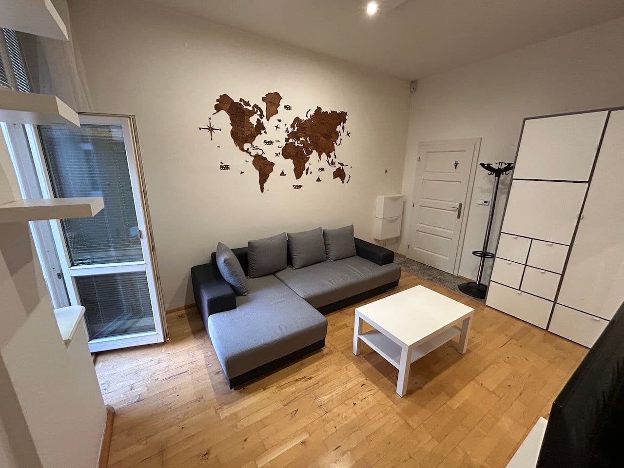 Prenájom bytu 2-izbový 38 m², Jilemnického, Praha, Praha Prenájom bytu 2-izbový 38 m², Jilemnického, Praha, Praha