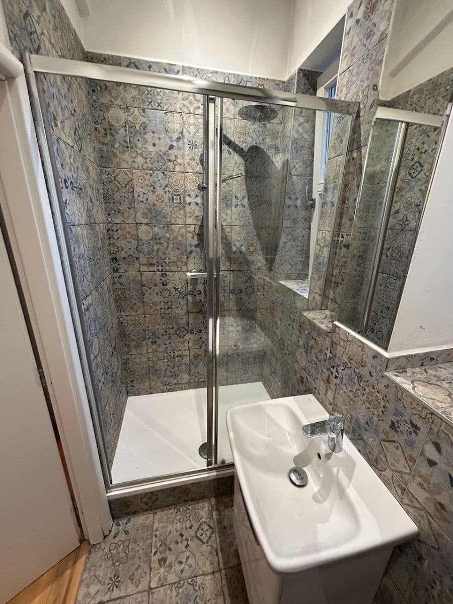 Prenájom bytu 2-izbový 38 m², Jilemnického, Praha, Praha Prenájom bytu 2-izbový 38 m², Jilemnického, Praha, Praha