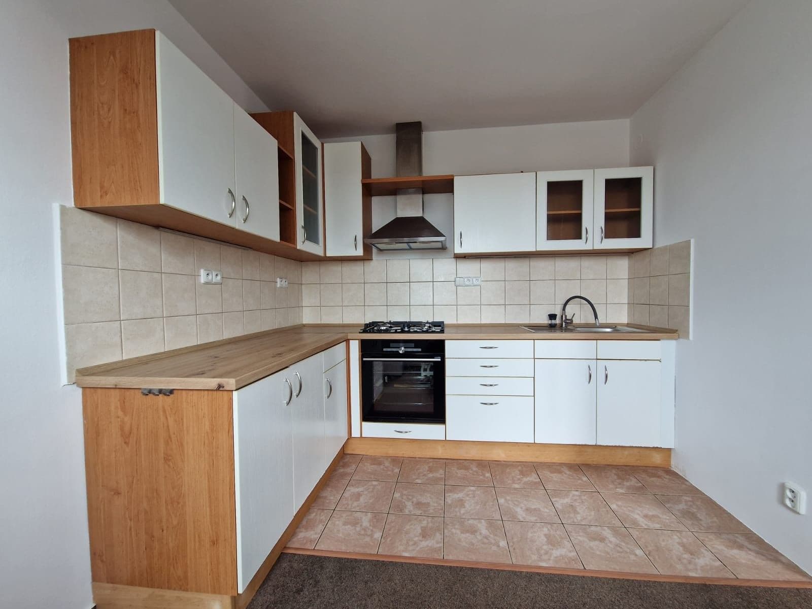 Prenájom bytu 2-izbový 65 m², Sečská, Praha, Praha Prenájom bytu 2-izbový 65 m², Sečská, Praha, Praha