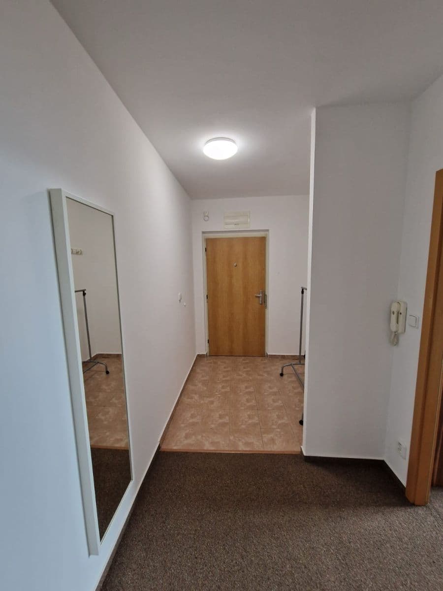 Prenájom bytu 2-izbový 65 m², Sečská, Praha, Praha Prenájom bytu 2-izbový 65 m², Sečská, Praha, Praha