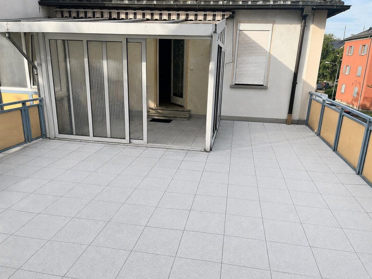 Prenájom bytu 7-izbový 175 m², Wiesbaden, Hesensko Prenájom bytu 7-izbový 175 m², Wiesbaden, Hesensko