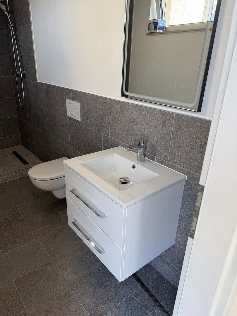 Prenájom bytu 2-izbový 58 m², Kaiserstraße 4a, Rüdesheim am Rhein, Hesensko Prenájom bytu 2-izbový 58 m², Kaiserstraße 4a, Rüdesheim am Rhein, Hesensko
