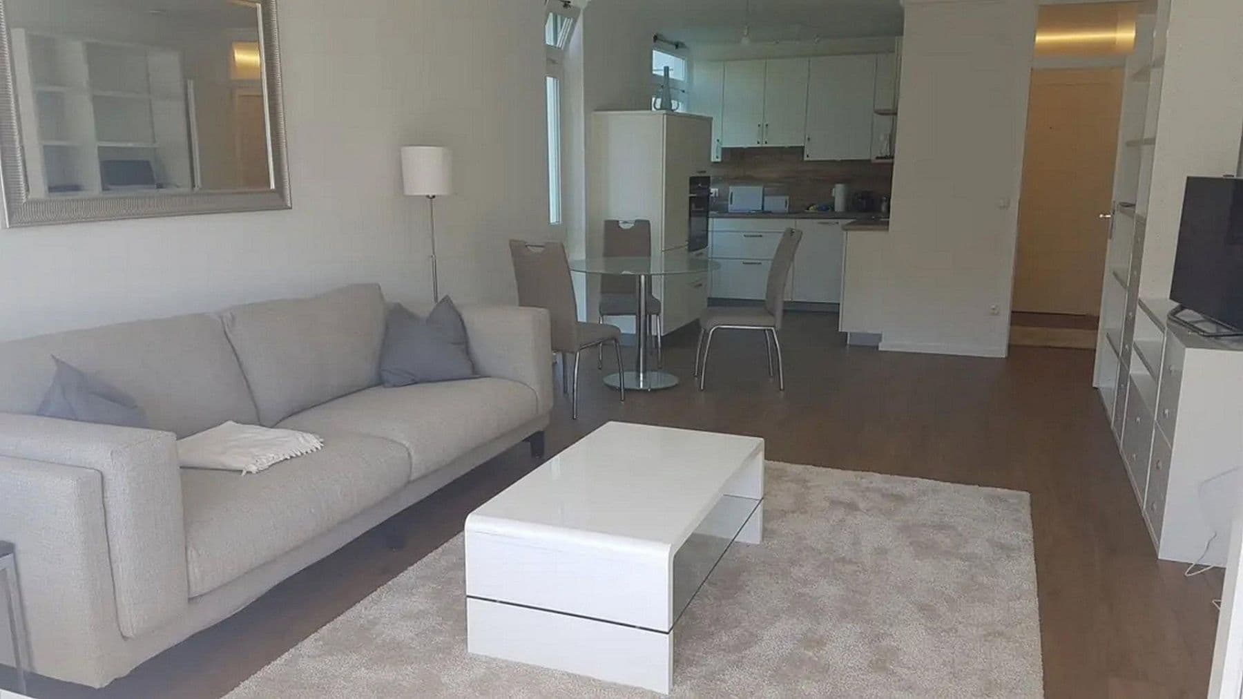 Prenájom bytu 2-izbový 70 m², München, Bavorsko Prenájom bytu 2-izbový 70 m², München, Bavorsko