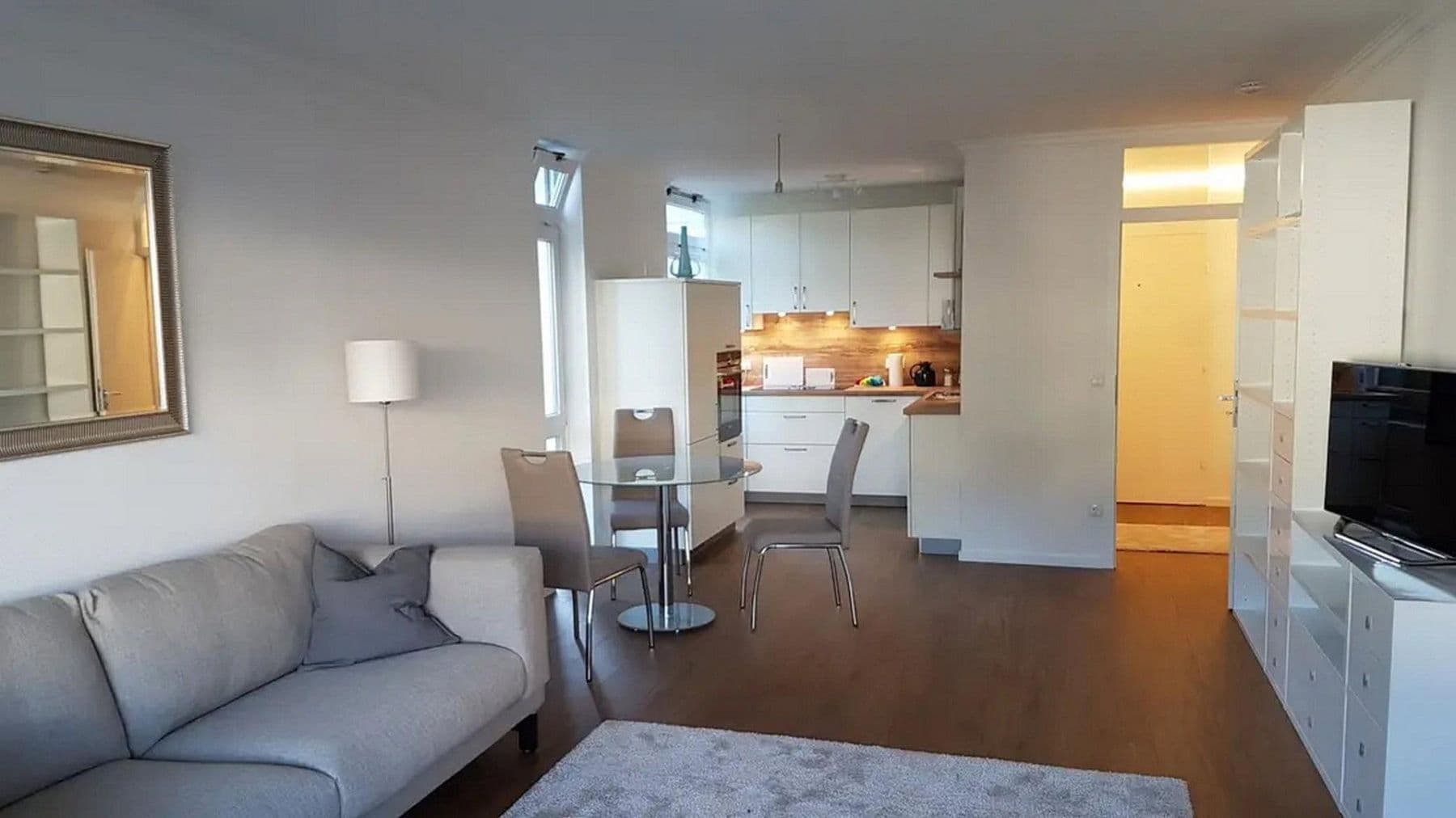 Prenájom bytu 2-izbový 70 m², München, Bavorsko Prenájom bytu 2-izbový 70 m², München, Bavorsko