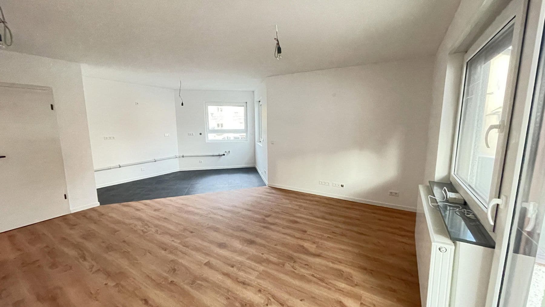 Prenájom bytu 5-izbový 133 m², Hemsbach, Bádensko-Wurttembersko Prenájom bytu 5-izbový 133 m², Hemsbach, Bádensko-Wurttembersko