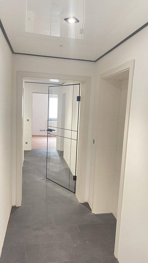 Prenájom bytu 5-izbový 133 m², Hemsbach, Bádensko-Wurttembersko Prenájom bytu 5-izbový 133 m², Hemsbach, Bádensko-Wurttembersko
