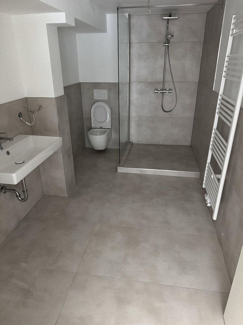 Prenájom bytu 3-izbový 114 m², Duisburg, Severné Porýnie - Westfálsko Prenájom bytu 3-izbový 114 m², Duisburg, Severné Porýnie - Westfálsko