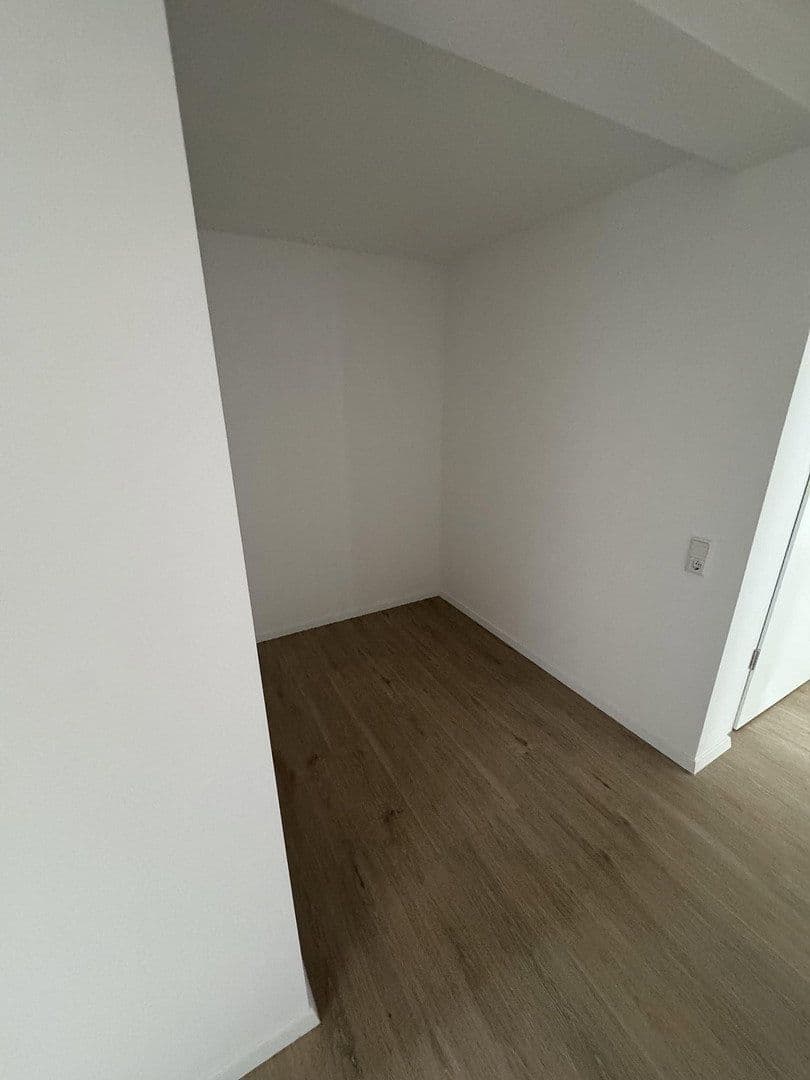 Prenájom bytu 3-izbový 114 m², Duisburg, Severné Porýnie - Westfálsko Prenájom bytu 3-izbový 114 m², Duisburg, Severné Porýnie - Westfálsko
