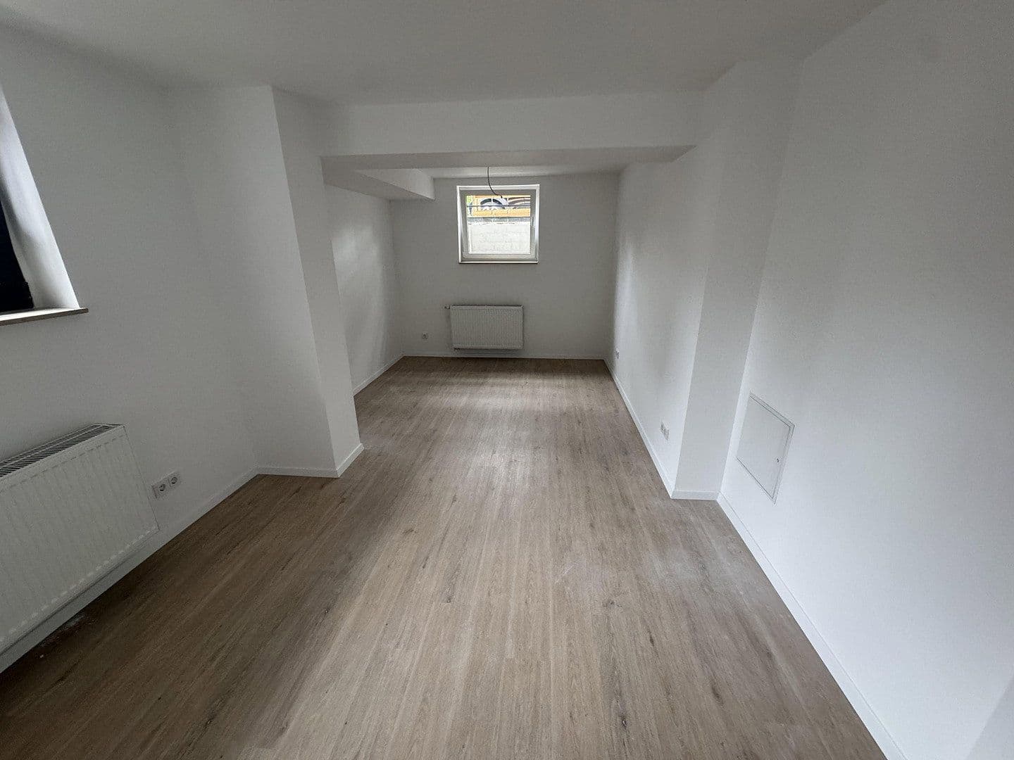 Prenájom bytu 3-izbový 114 m², Duisburg, Severné Porýnie - Westfálsko Prenájom bytu 3-izbový 114 m², Duisburg, Severné Porýnie - Westfálsko