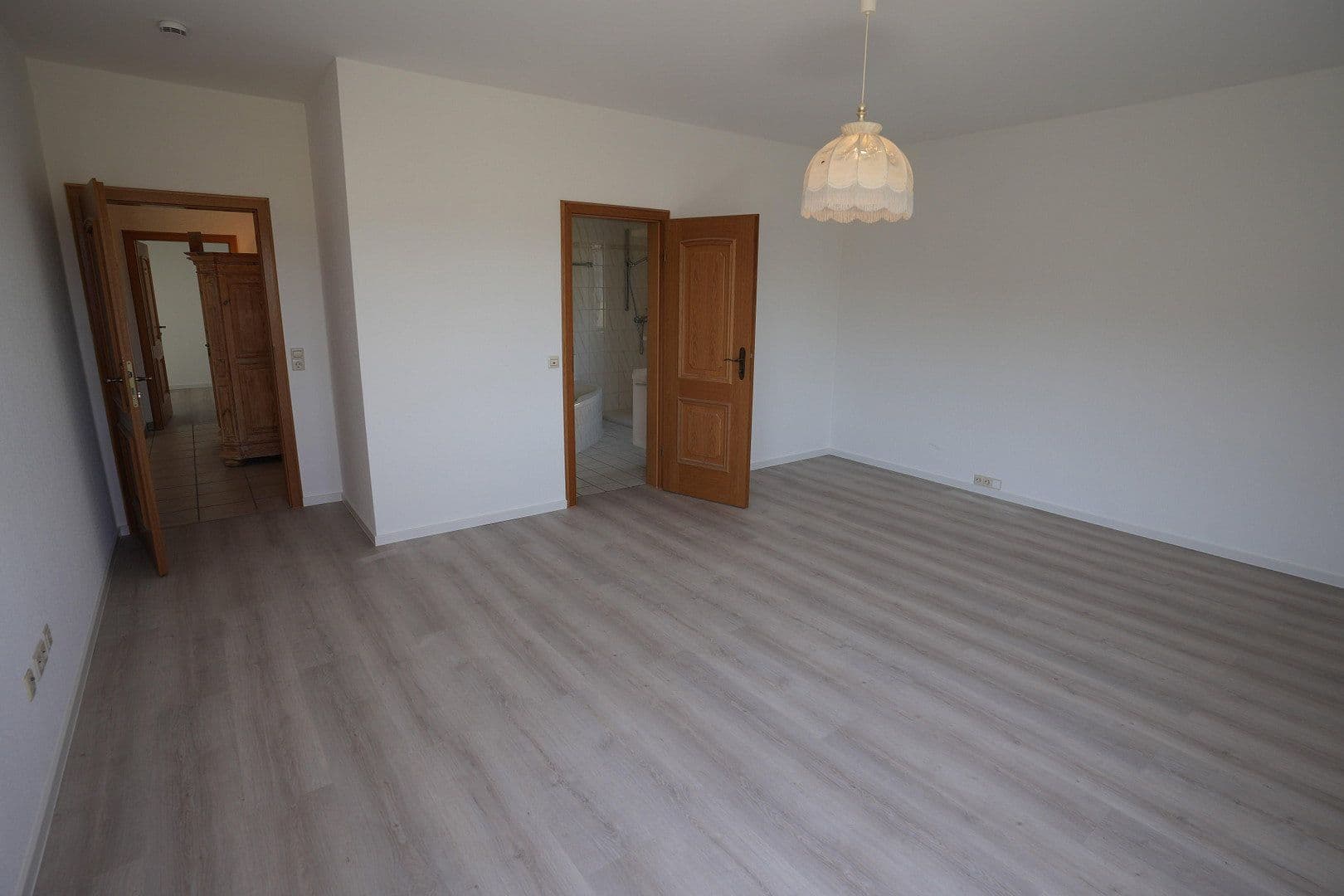 Prenájom bytu 5-izbový 192 m², Kastellaun, Porýnie-Falcko Prenájom bytu 5-izbový 192 m², Kastellaun, Porýnie-Falcko