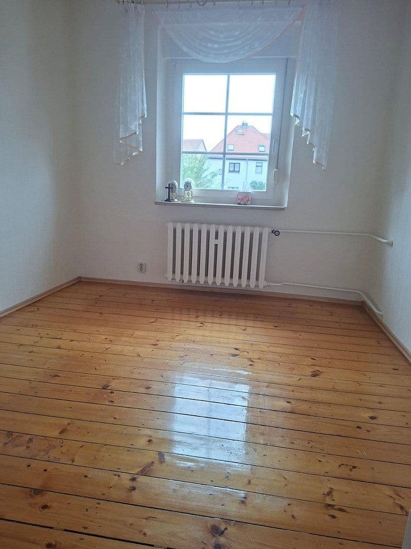 Prenájom domu 120 m², pozemok 285 m², Karl-Marx-Straße 30, Apolda, Durínsko Prenájom domu 120 m², pozemok 285 m², Karl-Marx-Straße 30, Apolda, Durínsko