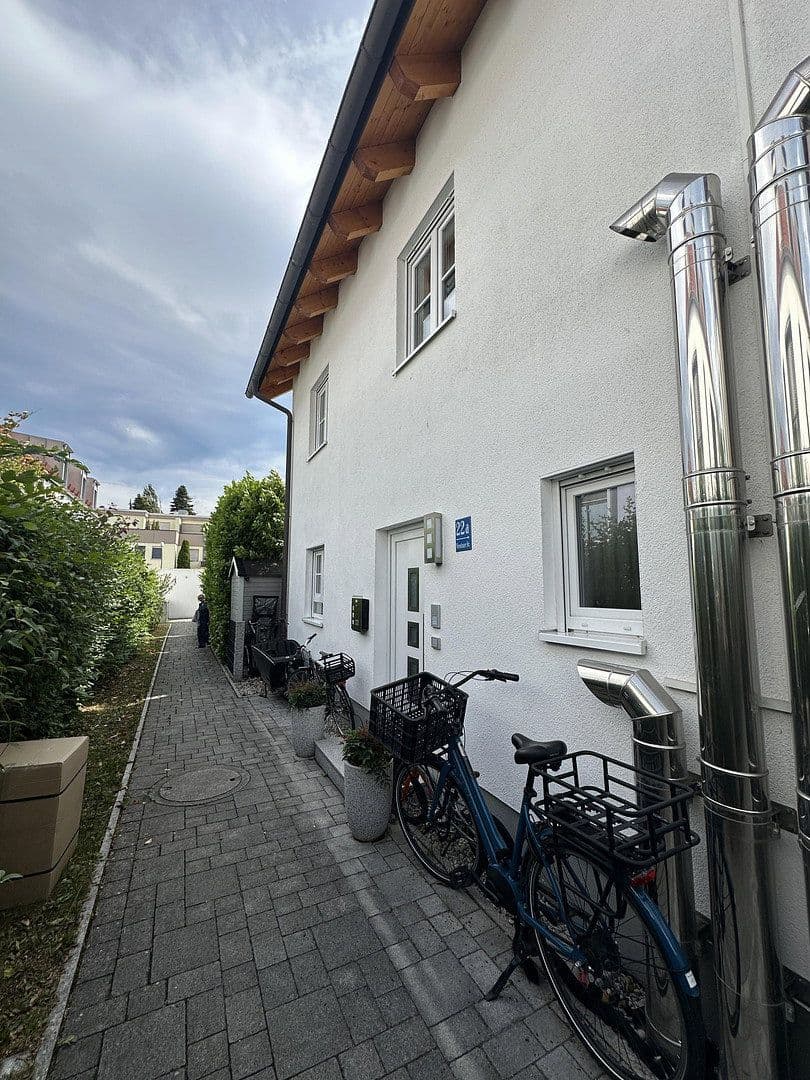 Predaj domu 188 m², pozemok 265 m², München, Bavorsko Predaj domu 188 m², pozemok 265 m², München, Bavorsko