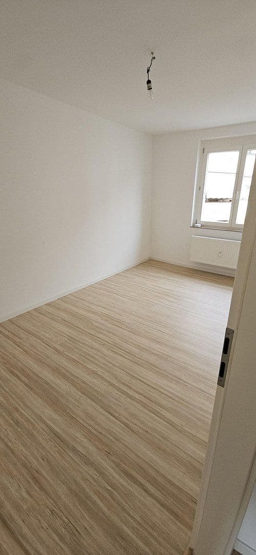 Prenájom bytu 3-izbový 71 m², Pforzheim, Bádensko-Wurttembersko Prenájom bytu 3-izbový 71 m², Pforzheim, Bádensko-Wurttembersko
