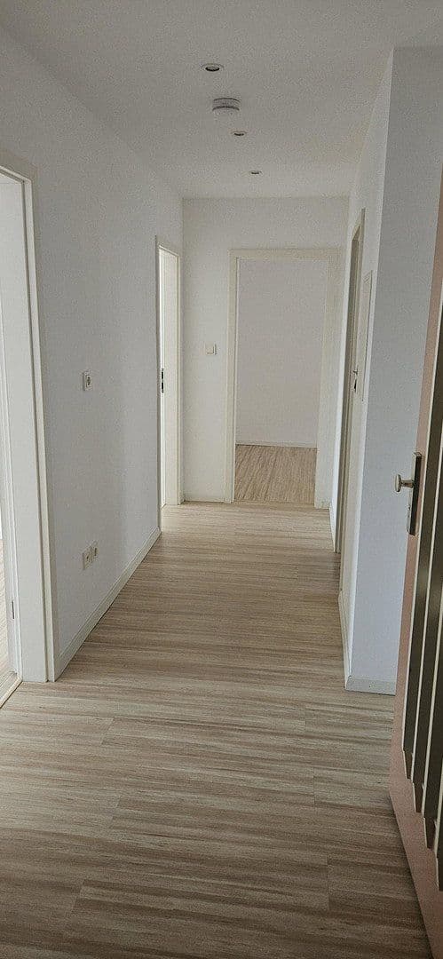 Prenájom bytu 3-izbový 71 m², Pforzheim, Bádensko-Wurttembersko Prenájom bytu 3-izbový 71 m², Pforzheim, Bádensko-Wurttembersko